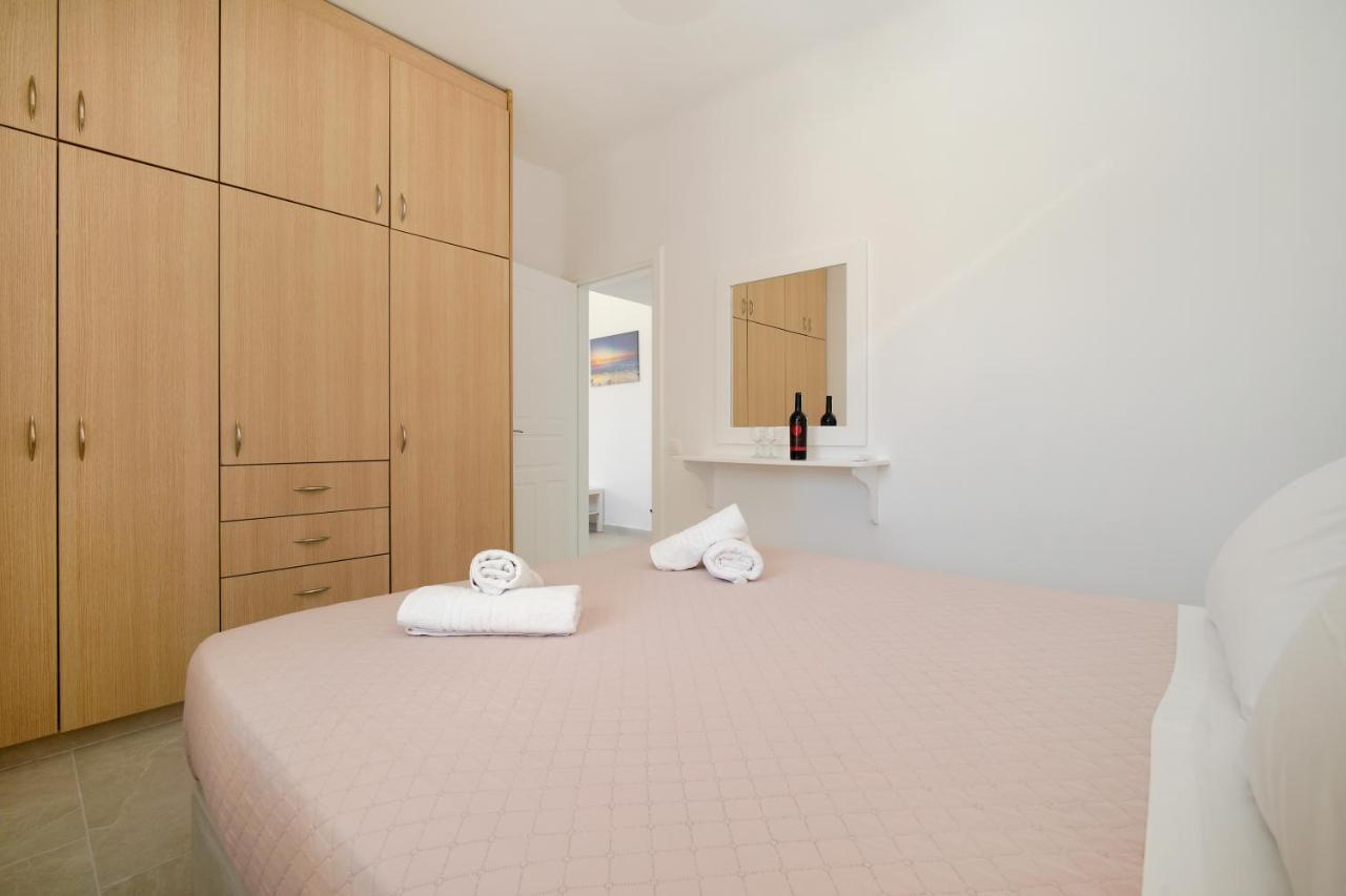 Oniropetra Mykonos Apartment Plintri